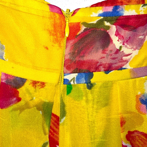 Halter dress - Picture 3 of 4